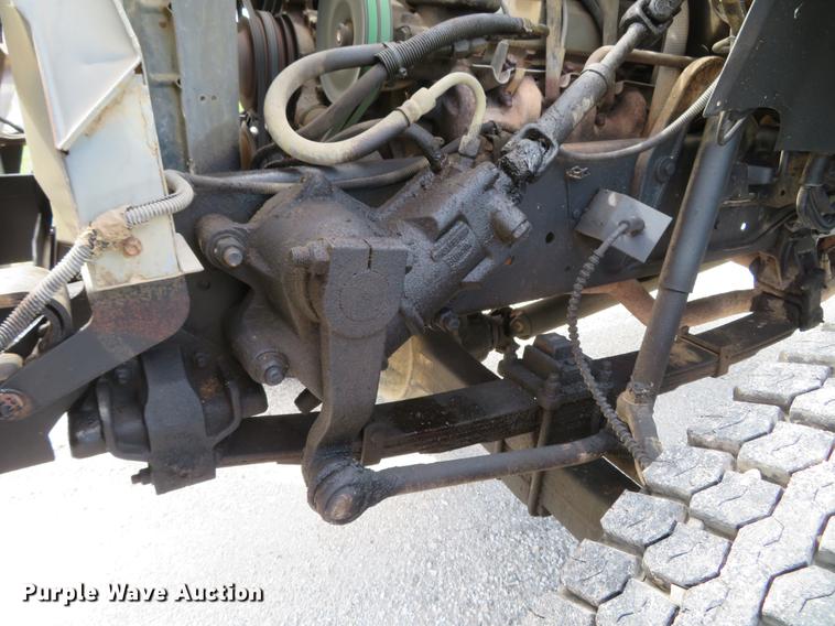 image for item DG3946 1992 Ford F700 flatbed truck