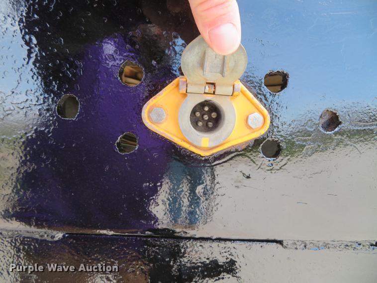 image for item DG3946 1992 Ford F700 flatbed truck