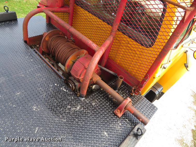 image for item DG3946 1992 Ford F700 flatbed truck