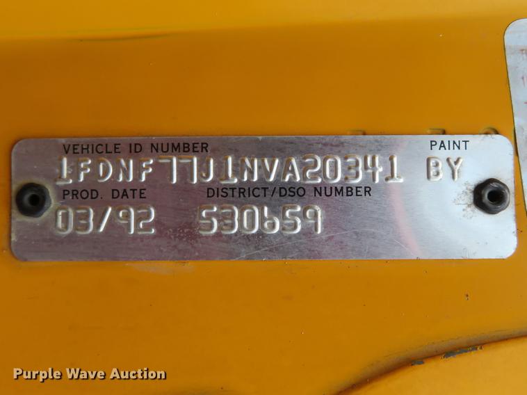 image for item DG3946 1992 Ford F700 flatbed truck