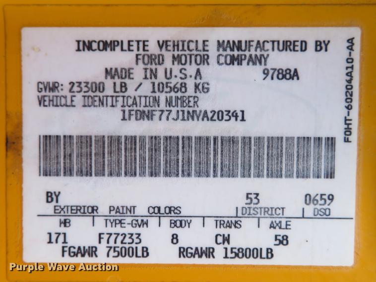 image for item DG3946 1992 Ford F700 flatbed truck