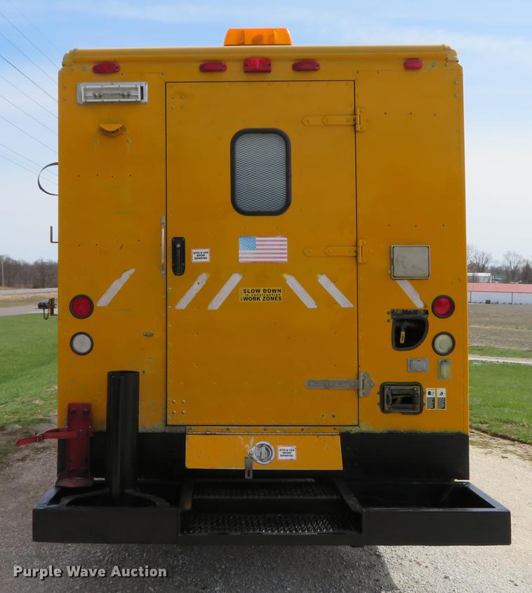 image for item DG3947 2000 Freightliner MT45 delivery truck