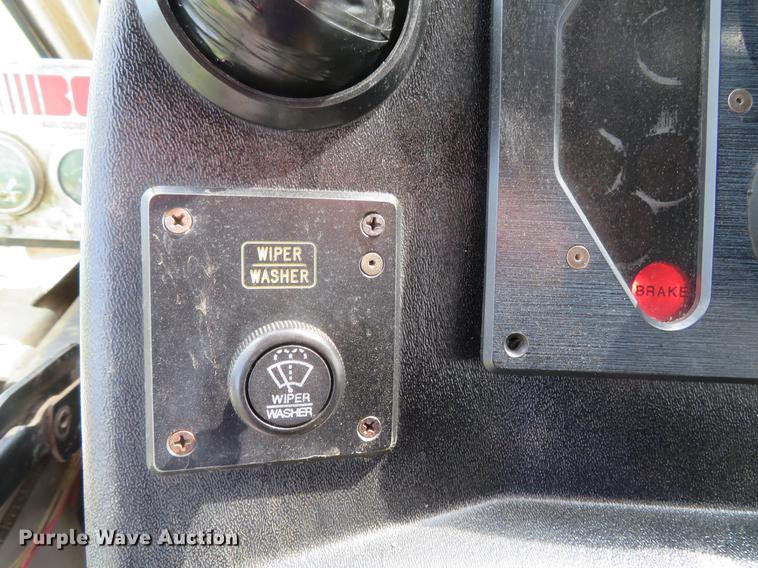 image for item DG3947 2000 Freightliner MT45 delivery truck