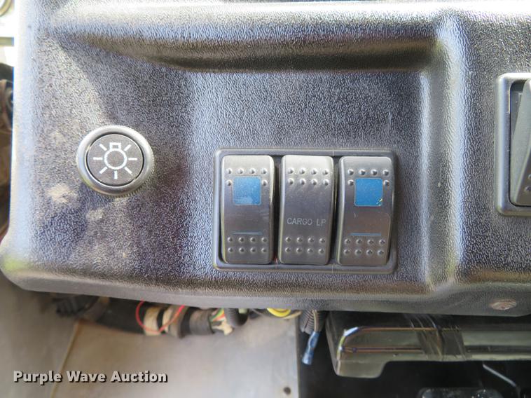 image for item DG3947 2000 Freightliner MT45 delivery truck