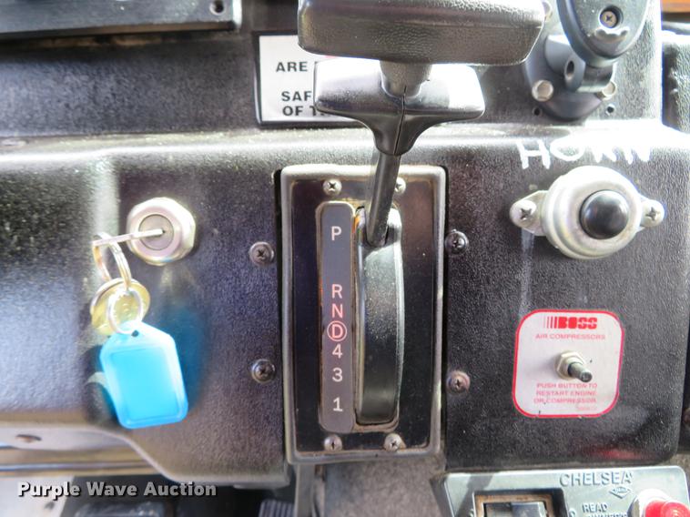 image for item DG3947 2000 Freightliner MT45 delivery truck