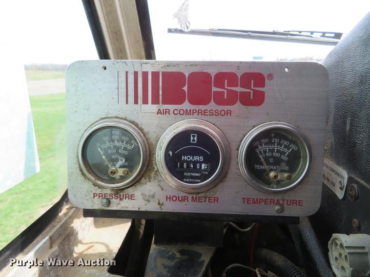 image for item DG3947 2000 Freightliner MT45 delivery truck