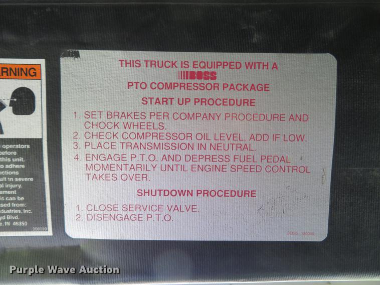 image for item DG3947 2000 Freightliner MT45 delivery truck