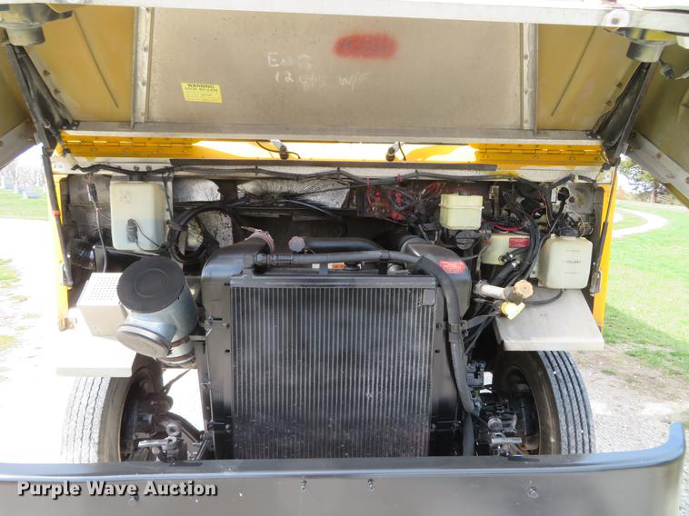 image for item DG3947 2000 Freightliner MT45 delivery truck