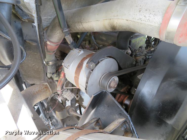 image for item DG3947 2000 Freightliner MT45 delivery truck