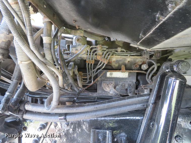 image for item DG3947 2000 Freightliner MT45 delivery truck