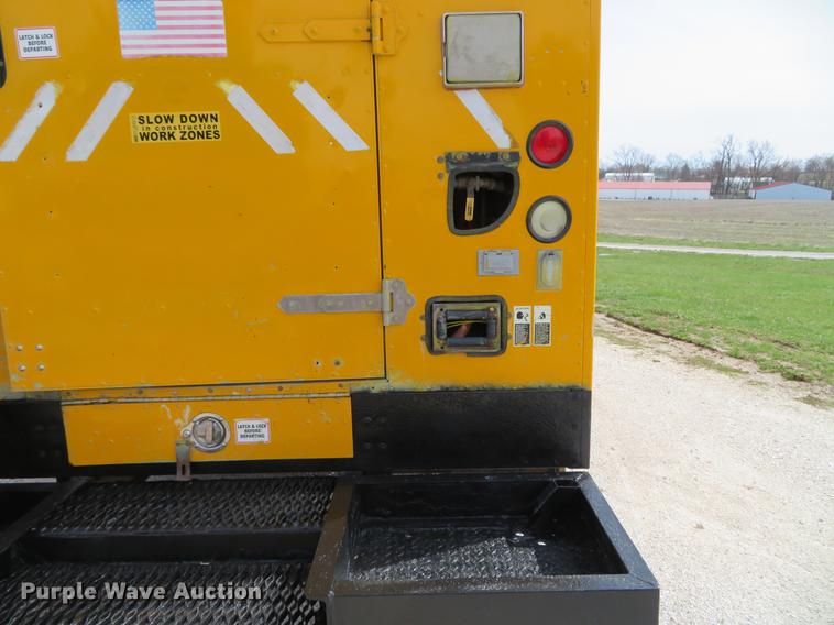 image for item DG3947 2000 Freightliner MT45 delivery truck