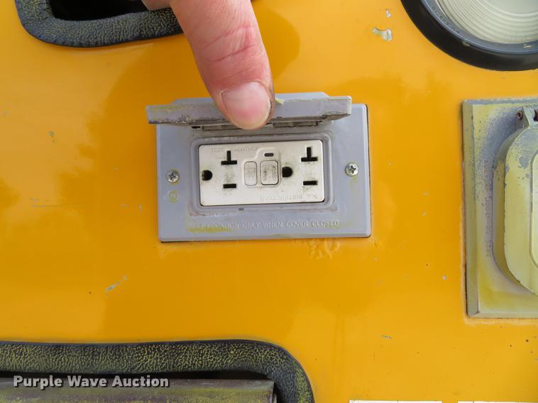 image for item DG3947 2000 Freightliner MT45 delivery truck