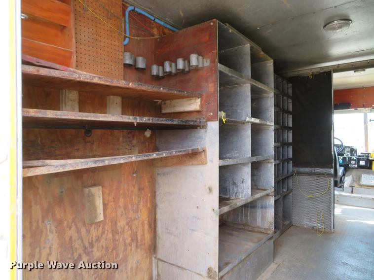 image for item DG3947 2000 Freightliner MT45 delivery truck