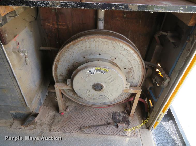 image for item DG3947 2000 Freightliner MT45 delivery truck