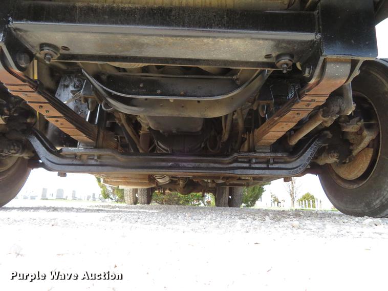 image for item DG3947 2000 Freightliner MT45 delivery truck