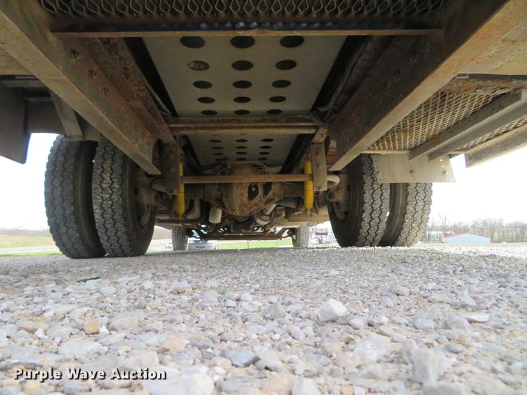 image for item DG3947 2000 Freightliner MT45 delivery truck