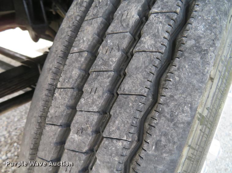 image for item DG3947 2000 Freightliner MT45 delivery truck