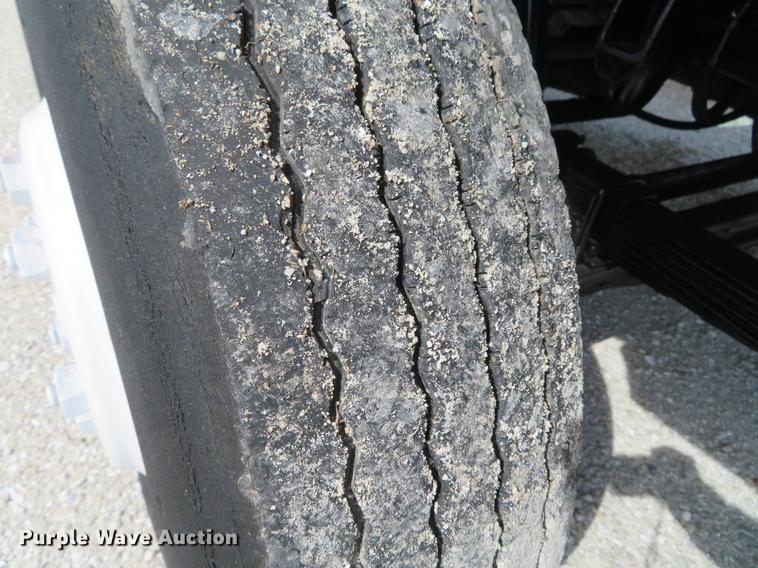 image for item DG3947 2000 Freightliner MT45 delivery truck