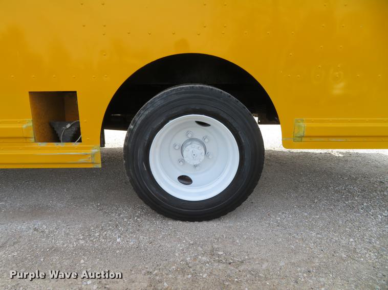 image for item DG3947 2000 Freightliner MT45 delivery truck