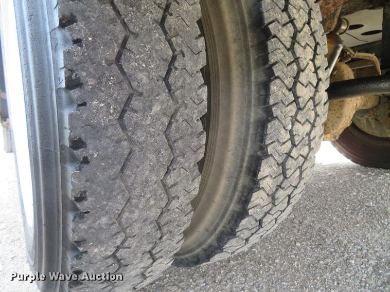 image for item DG3947 2000 Freightliner MT45 delivery truck