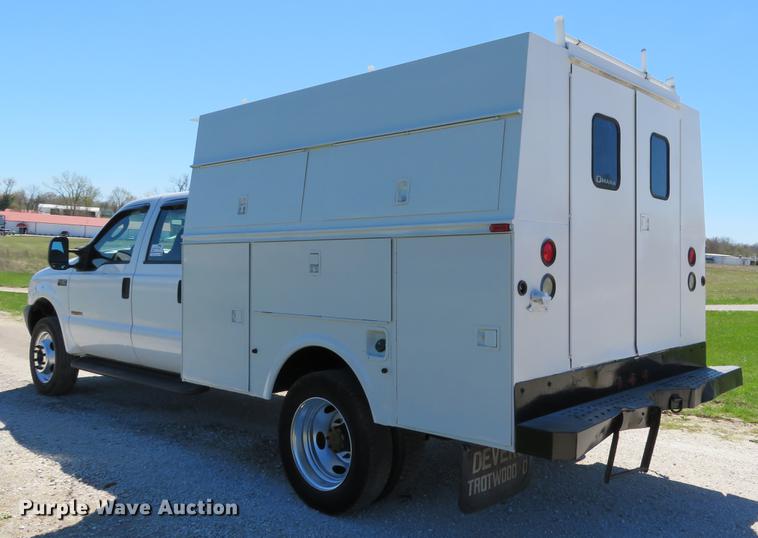 image for item DG3955 2004 Ford F450 Super Duty Crew Cab utility bed truck