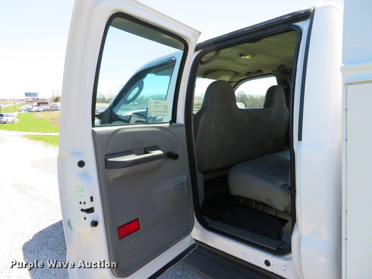 image for item DG3955 2004 Ford F450 Super Duty Crew Cab utility bed truck