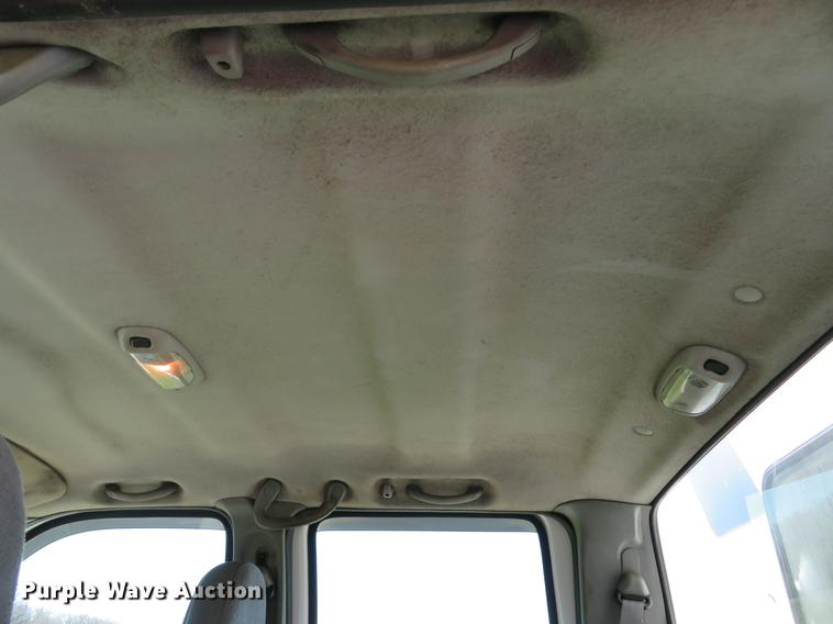 image for item DG3955 2004 Ford F450 Super Duty Crew Cab utility bed truck