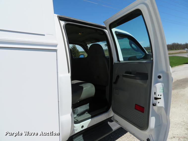 image for item DG3955 2004 Ford F450 Super Duty Crew Cab utility bed truck