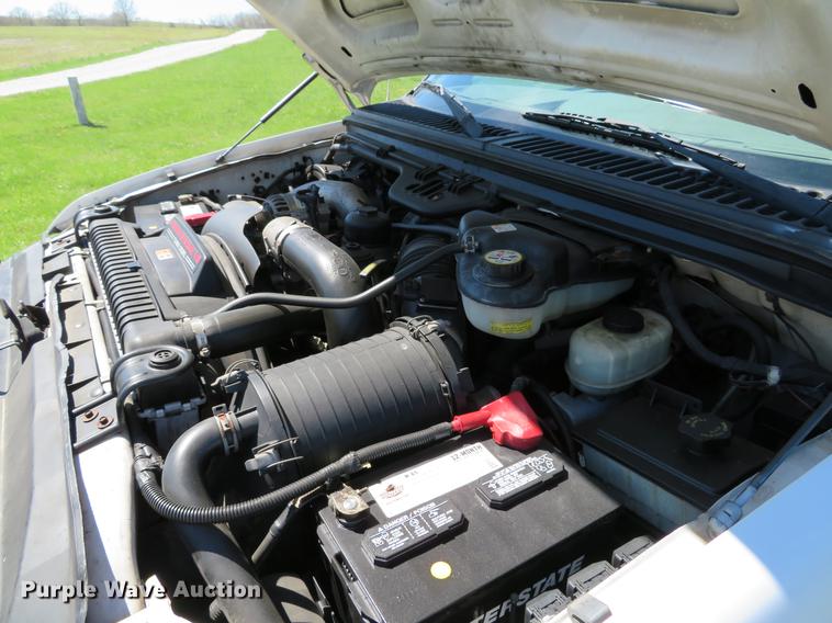 image for item DG3955 2004 Ford F450 Super Duty Crew Cab utility bed truck