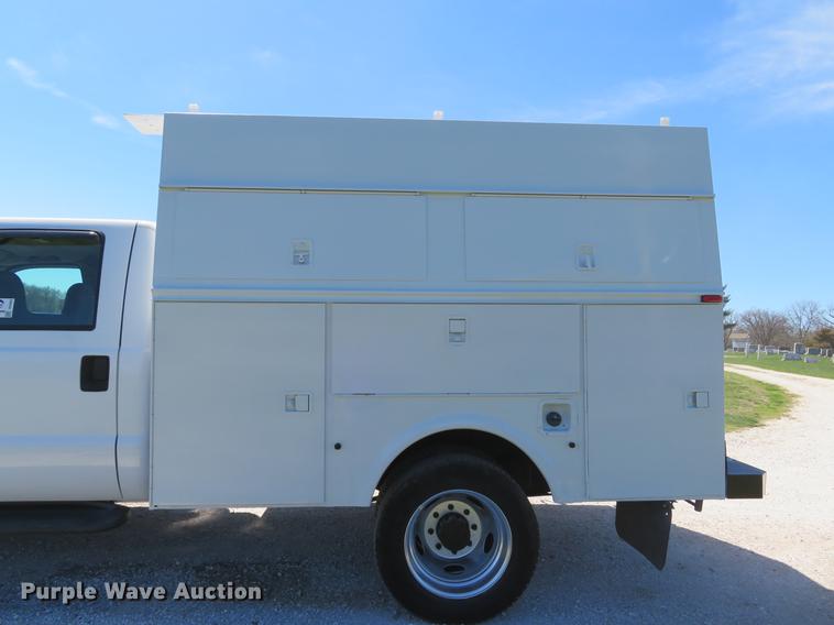 image for item DG3955 2004 Ford F450 Super Duty Crew Cab utility bed truck