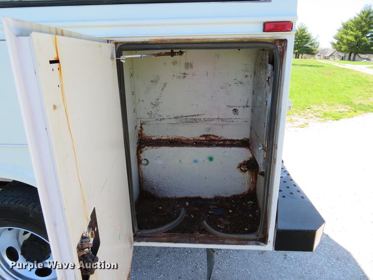 image for item DG3955 2004 Ford F450 Super Duty Crew Cab utility bed truck