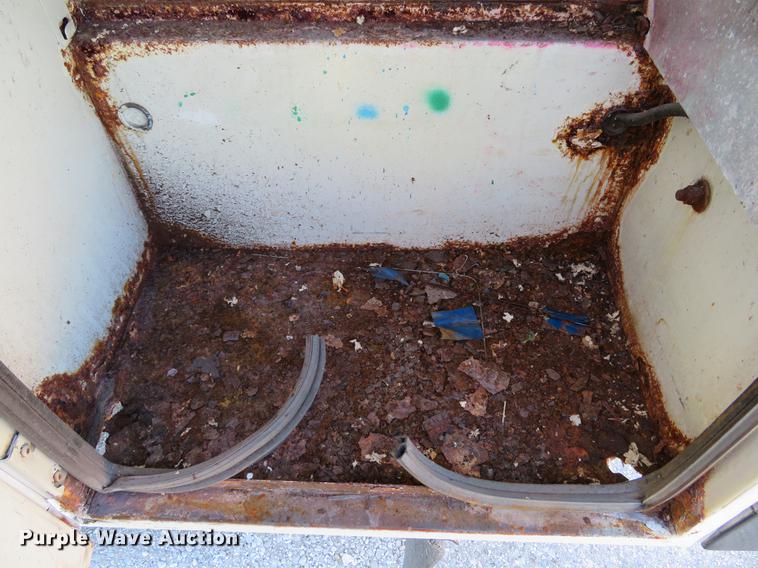 image for item DG3955 2004 Ford F450 Super Duty Crew Cab utility bed truck