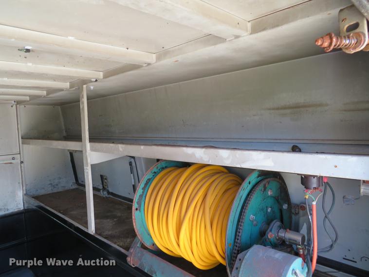 image for item DG3955 2004 Ford F450 Super Duty Crew Cab utility bed truck