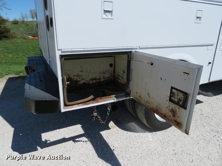 image for item DG3955 2004 Ford F450 Super Duty Crew Cab utility bed truck