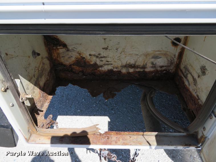 image for item DG3955 2004 Ford F450 Super Duty Crew Cab utility bed truck