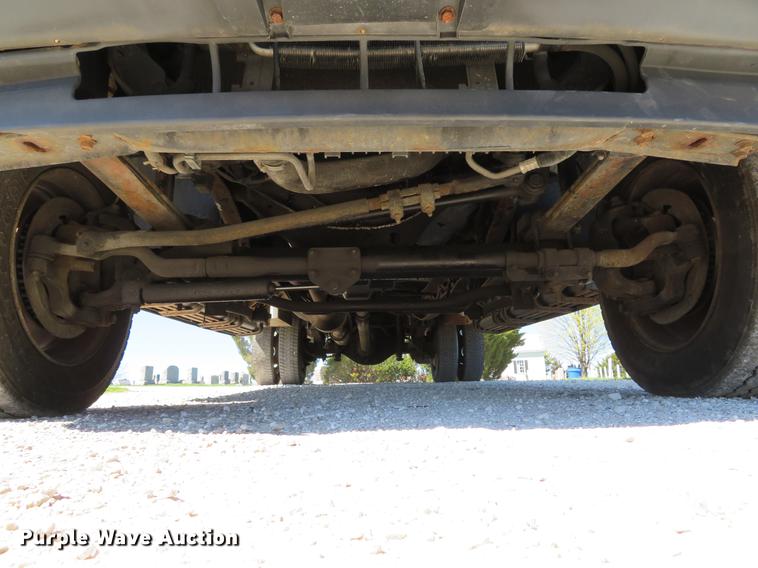 image for item DG3955 2004 Ford F450 Super Duty Crew Cab utility bed truck