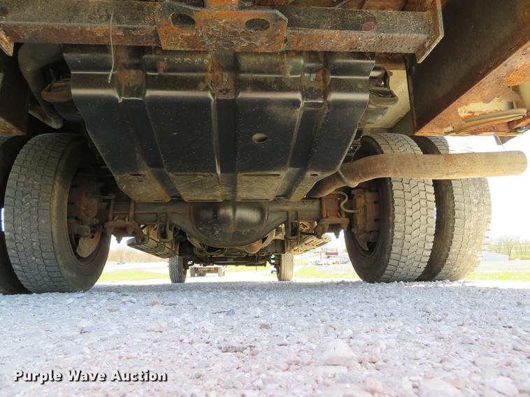 image for item DG3955 2004 Ford F450 Super Duty Crew Cab utility bed truck