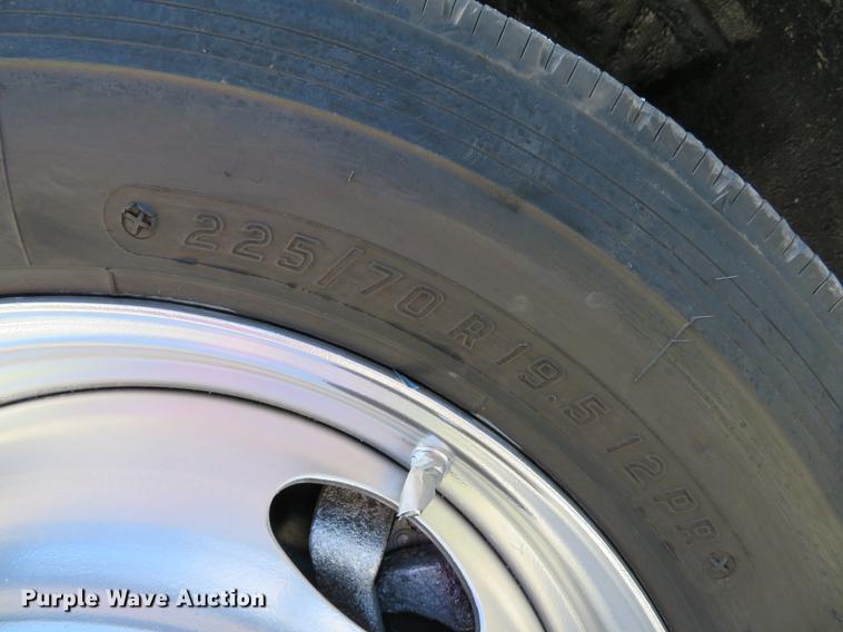 image for item DG3955 2004 Ford F450 Super Duty Crew Cab utility bed truck