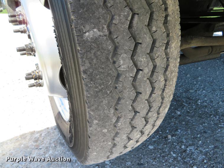 image for item DG3955 2004 Ford F450 Super Duty Crew Cab utility bed truck