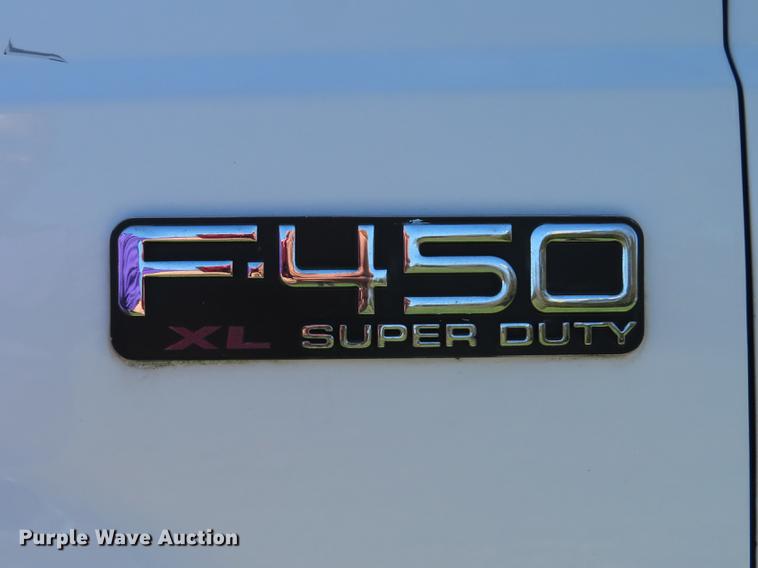 image for item DG3955 2004 Ford F450 Super Duty Crew Cab utility bed truck