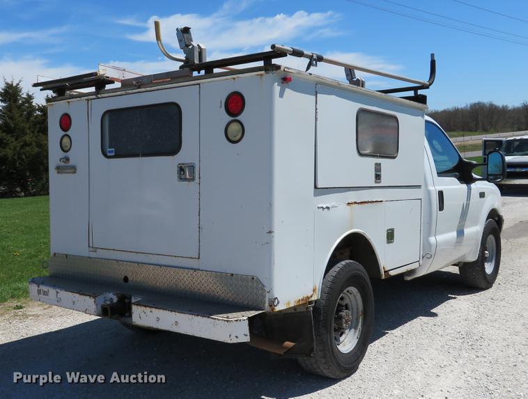 image for item DG3956 2003 Ford F250  Super Duty XL utility bed pickup truck