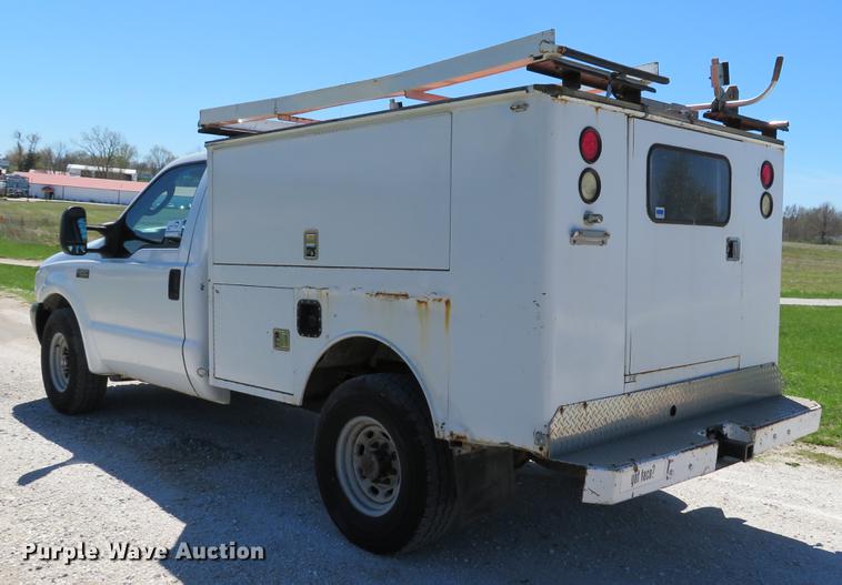 image for item DG3956 2003 Ford F250  Super Duty XL utility bed pickup truck