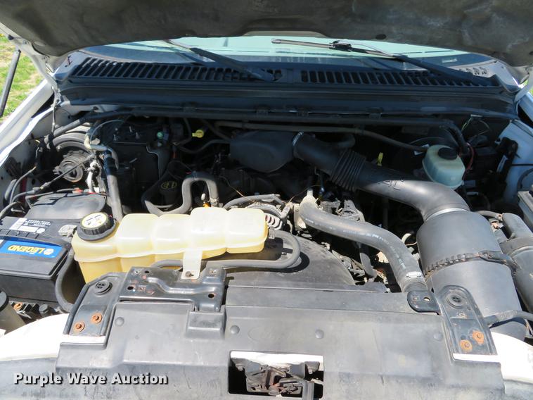 image for item DG3956 2003 Ford F250  Super Duty XL utility bed pickup truck