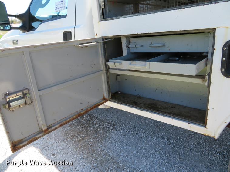 image for item DG3956 2003 Ford F250  Super Duty XL utility bed pickup truck