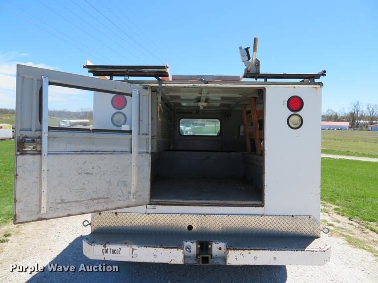 image for item DG3956 2003 Ford F250  Super Duty XL utility bed pickup truck