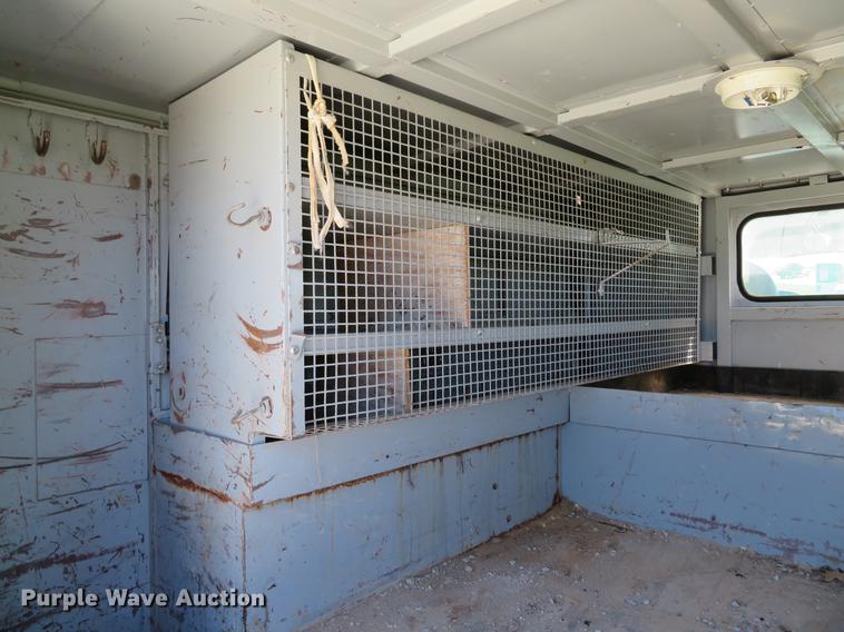 image for item DG3956 2003 Ford F250  Super Duty XL utility bed pickup truck