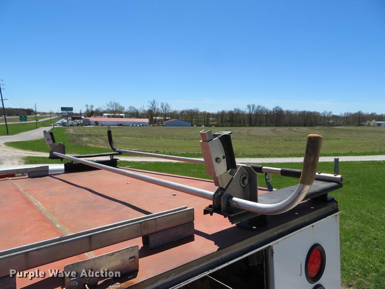 image for item DG3956 2003 Ford F250  Super Duty XL utility bed pickup truck