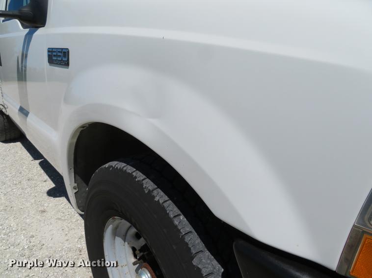 image for item DG3956 2003 Ford F250  Super Duty XL utility bed pickup truck