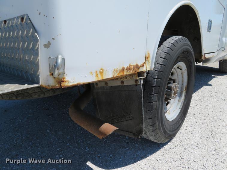 image for item DG3956 2003 Ford F250  Super Duty XL utility bed pickup truck