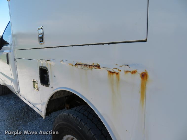 image for item DG3956 2003 Ford F250  Super Duty XL utility bed pickup truck